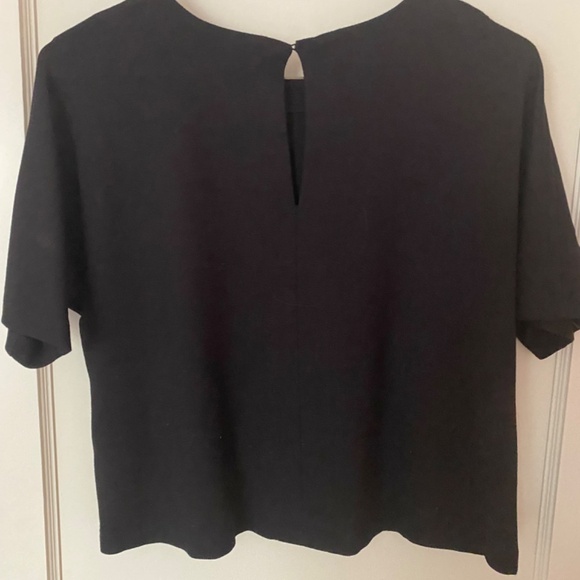 H&M cropped top in black with floral embroidery, size M - Picture 2 of 5